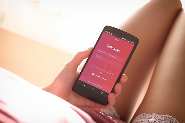 Screenshot of 1win login screen on mobile with fields for username and password